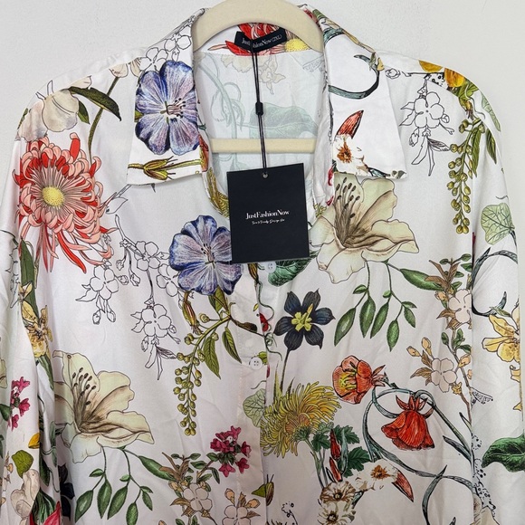 JustFashionNow White Botanical Floral Button Front Blouse Size 2XL - Picture 3 of 8